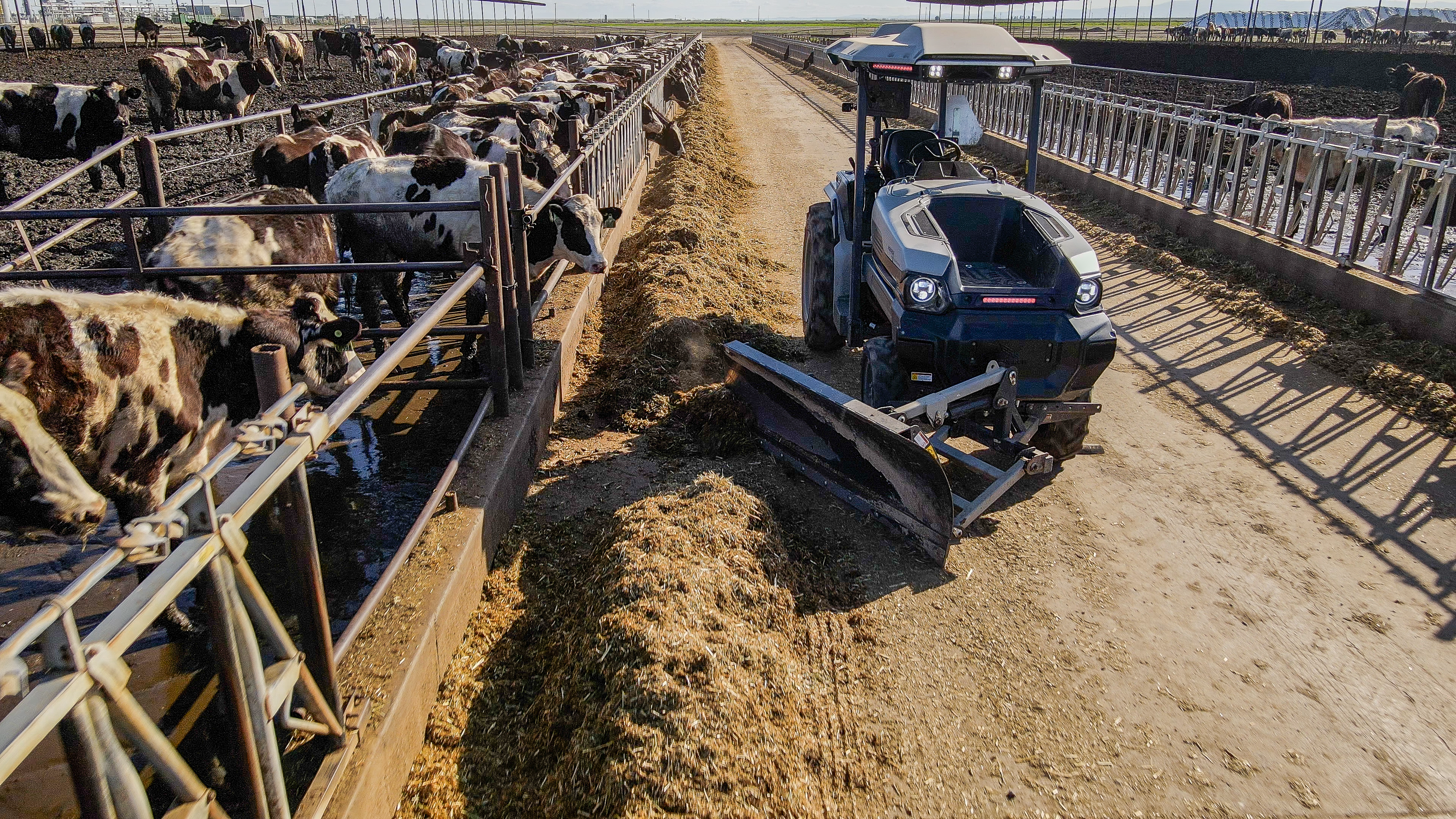  Much like electric cars, electric tractors operate with a significantly lower noise level. 