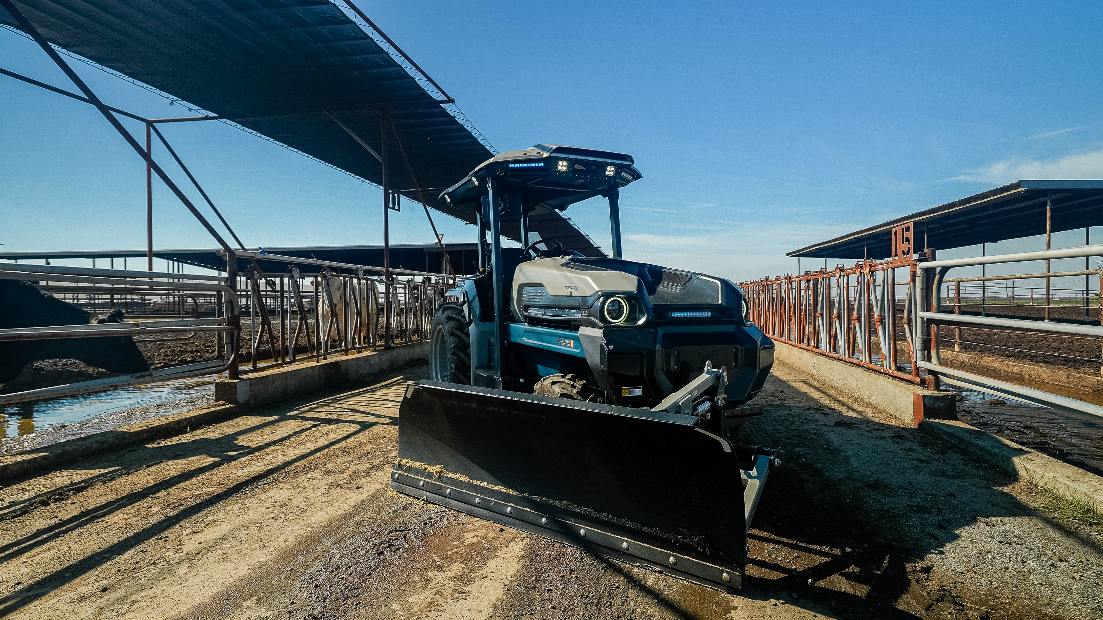 MK-V battery has a feed-pushing run time of up to 14 hours depending on the farm and location.